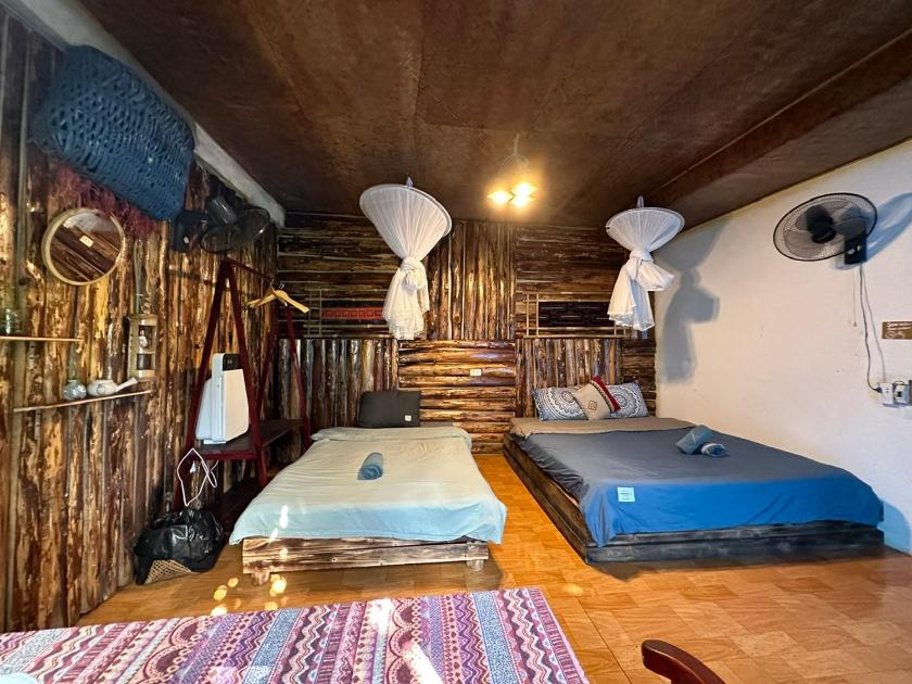 Phòng Deluxe (2 Người lớn + 1 Trẻ em)