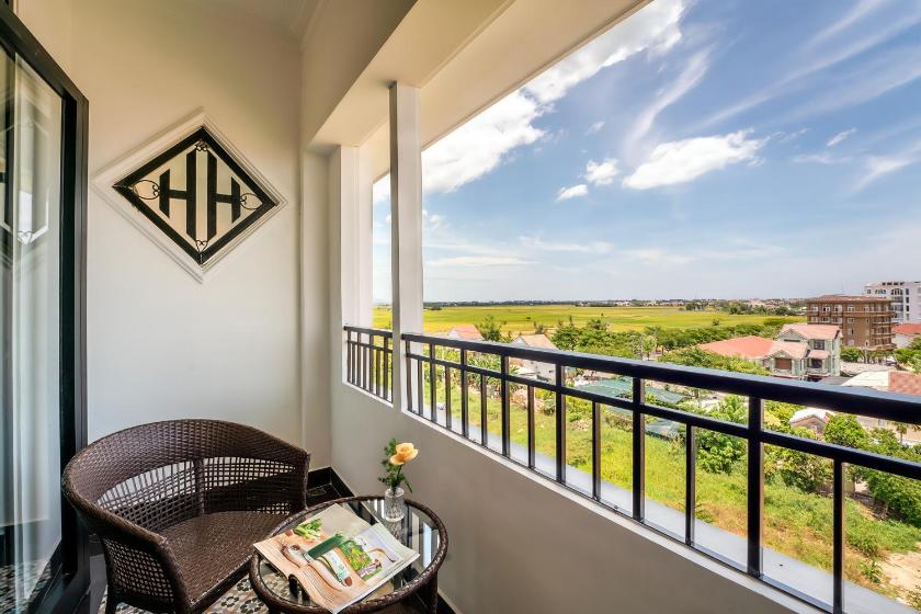 Executive Double Room with Balcony and Rice Field View