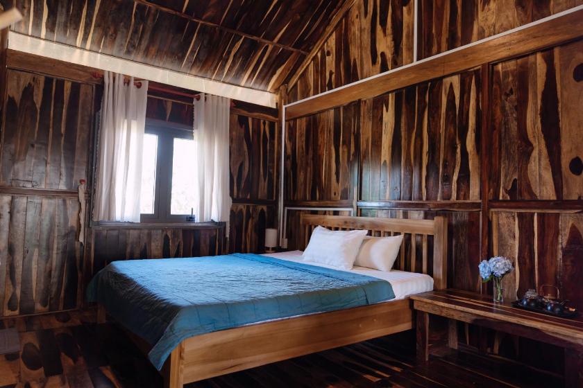 Phòng Giường Đôi Nhìn Ra Núi Phòng Giường Đôi Nhìn Ra Núi