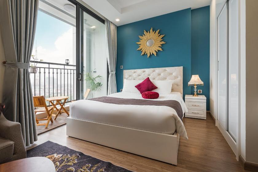 Studio Nhìn ra hồ