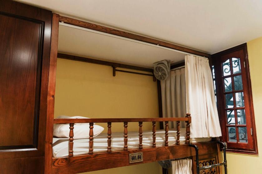 Giường trong Phòng ngủ tập thể 4 người