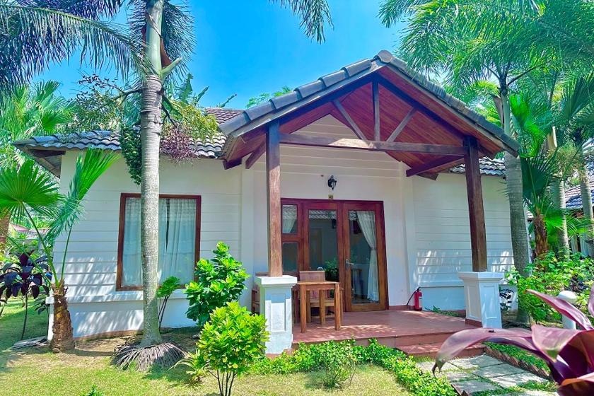 Bungalow Deluxe Nhìn Ra Khu Vườn