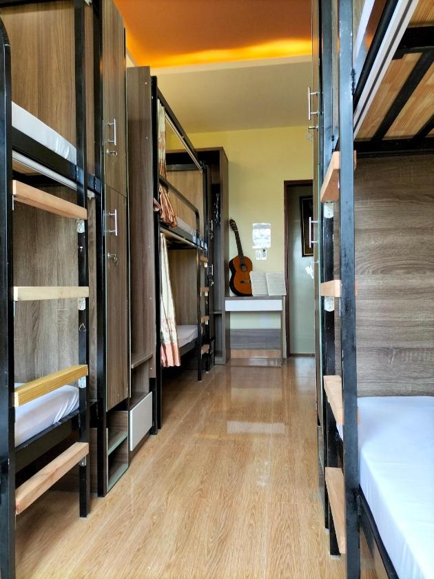 Phòng Ngủ Tập Thể 6 Giường Cho Cả Nam Và Nữ Phòng Ngủ Tập Thể 6 Giường Cho Cả Nam Và Nữ