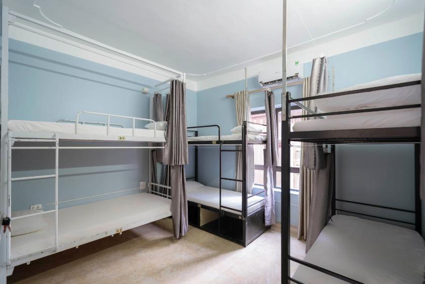 Giường trong Phòng ngủ tập thể cả Nam và Nữ 4 Người