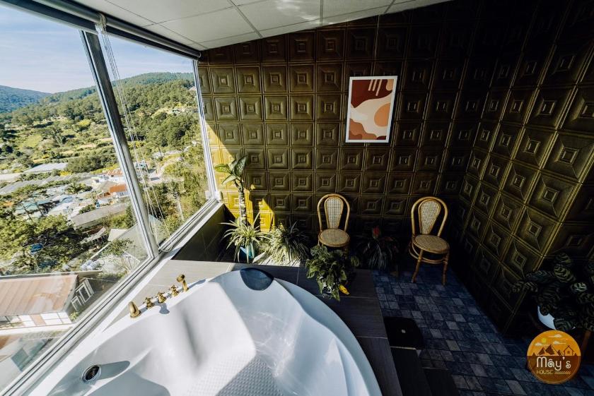 Phòng Có Giường Cỡ Queen Và Bồn Tắm Spa