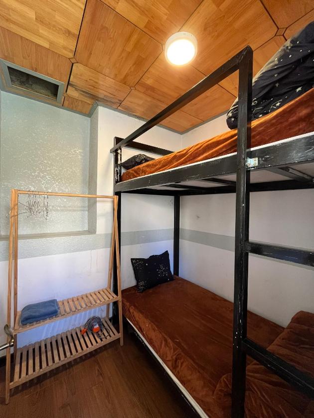 Giường Đơn trong Phòng ngủ tập thể