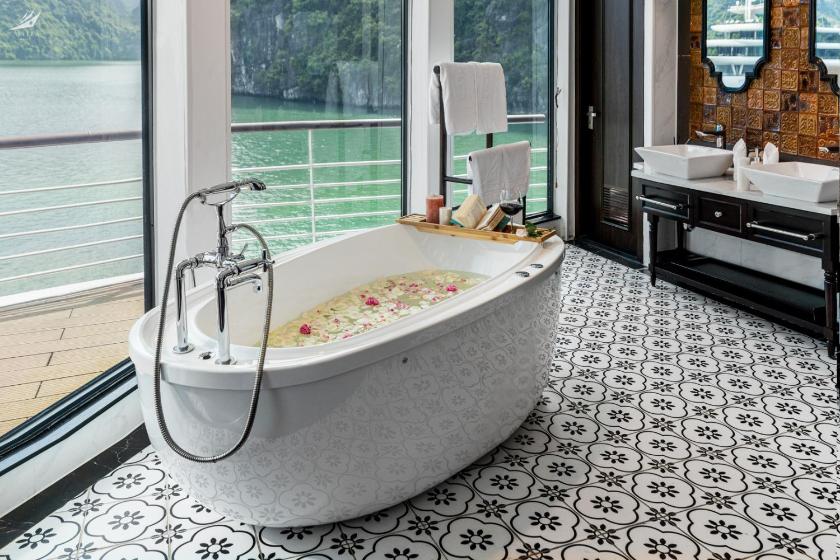 Suite Owner - 2 Ngày 1 Đêm Tại Vịnh Lan Hạ