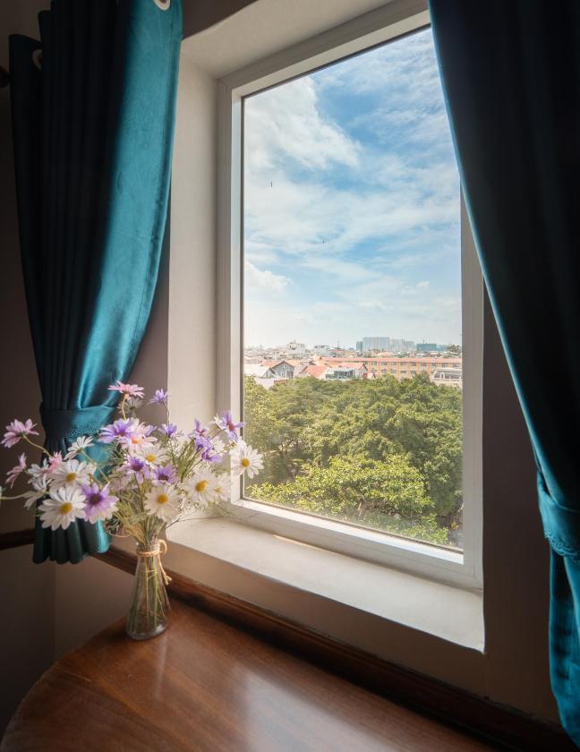 Phòng Deluxe (2 Người lớn + 1 Trẻ em) Phòng Deluxe (2 Người lớn + 1 Trẻ em)