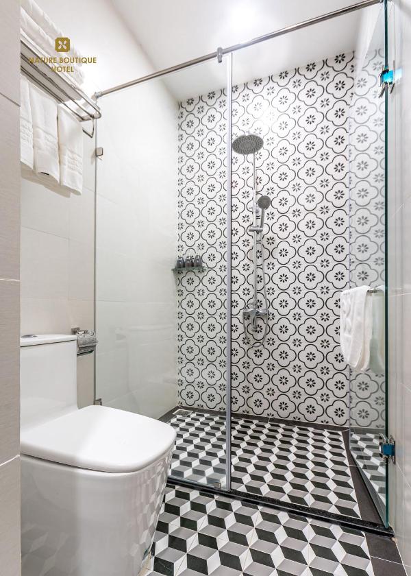 Phòng 3 Người Nhìn Ra Thành Phố