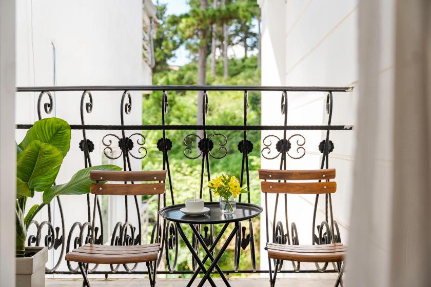 Phòng Giường Đôi Có Ban Công