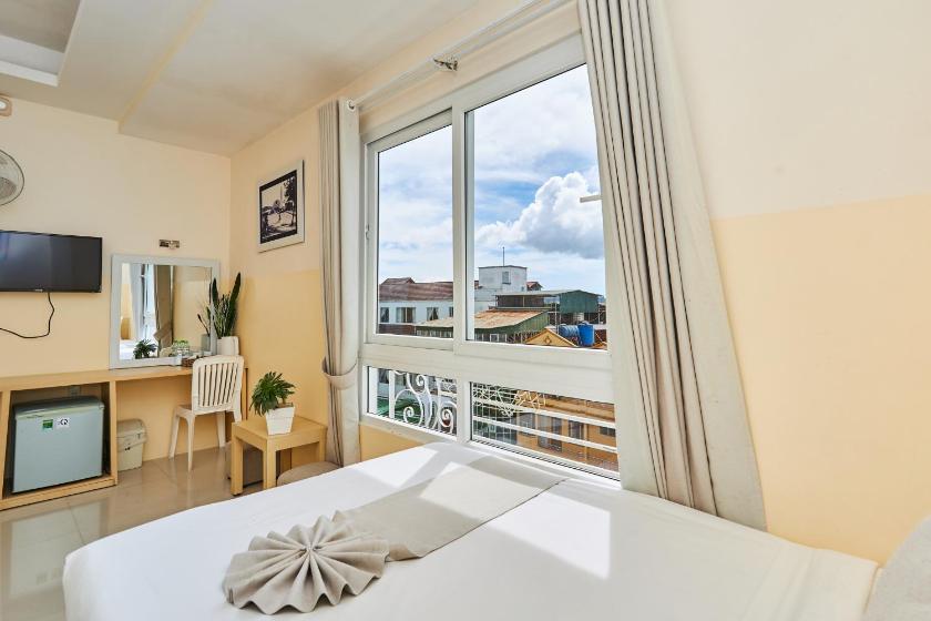 Phòng Deluxe 4 Người Nhìn Ra Thành Phố Phòng Deluxe 4 Người Nhìn Ra Thành Phố