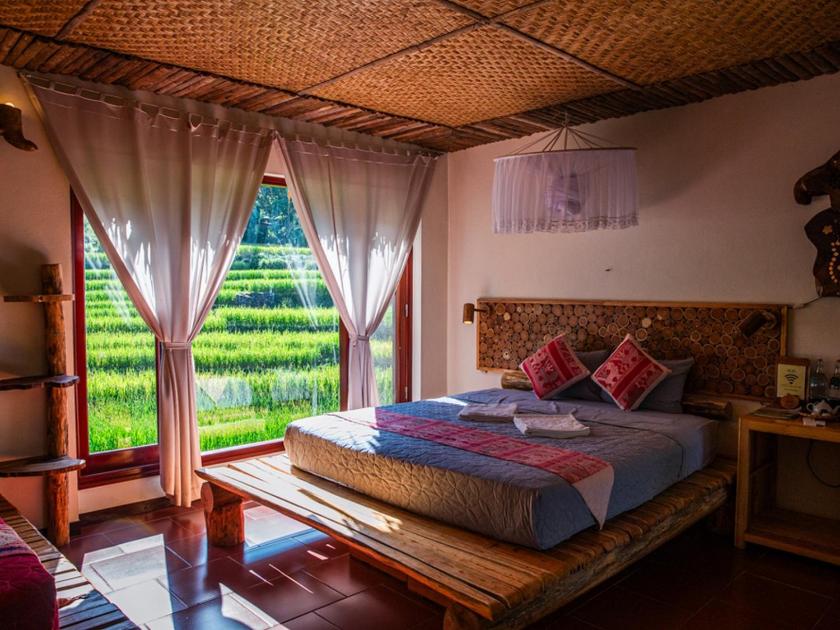 Triple Room with Balcony and Field View