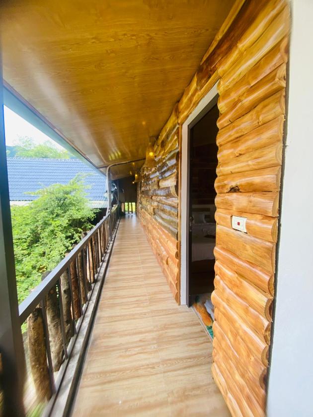 Phòng Giường đôi Deluxe (2 Người lớn + 1 Trẻ em)