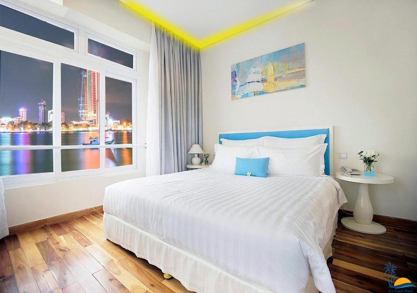 Suite Nhìn Ra Sông