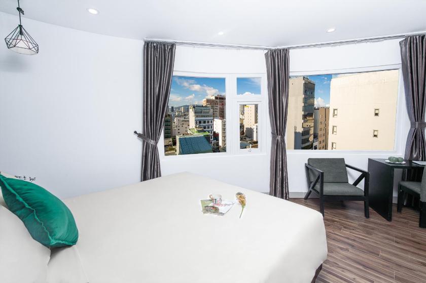 Deluxe Corner Double Room Room with City View Deluxe Corner Double Room Room with City View