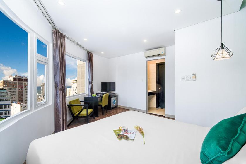 Deluxe Corner Double Room Room with City View Deluxe Corner Double Room Room with City View