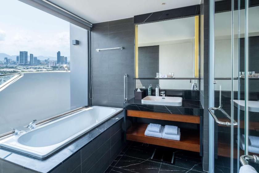 Phòng Có Ban Công Nhìn Ra Toàn Cảnh Biển