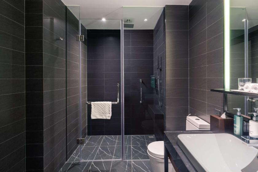 Phòng Deluxe có Giường cỡ King và Ban công nhìn ra Đại dương