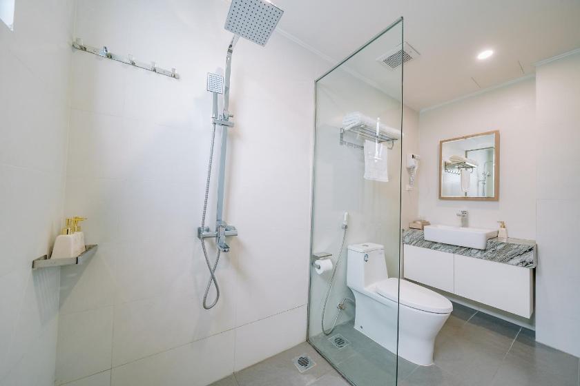 Phòng Deluxe (2 Người lớn + 1 Trẻ em)