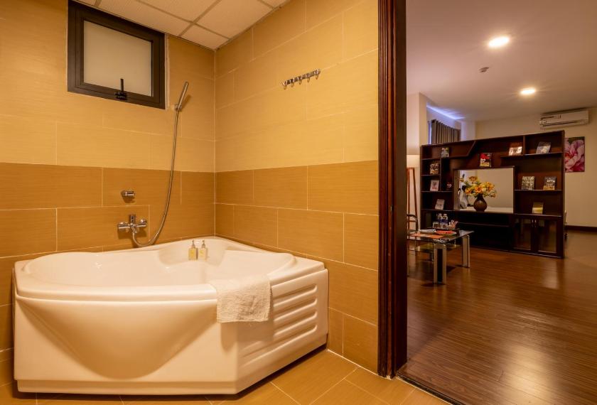 Studio Có Giường Cỡ Queen