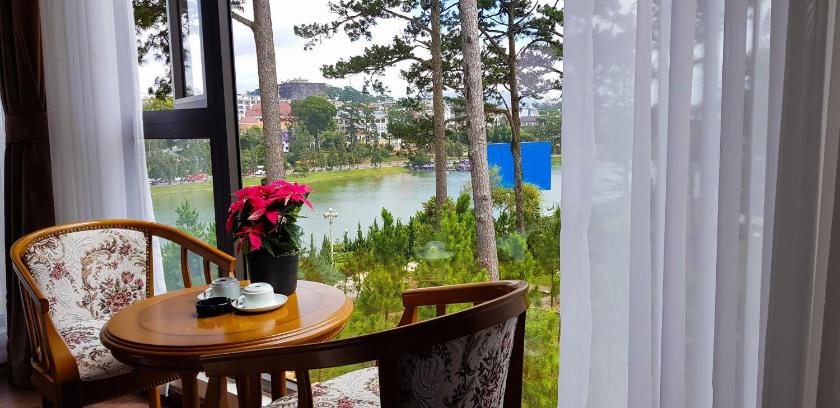 Phòng 4 Người Nhìn ra Hồ nước Phòng 4 Người Nhìn ra Hồ nước