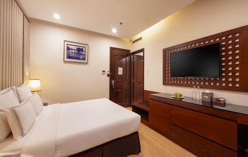 Phòng Deluxe Giường Đôi Có Cửa Sổ