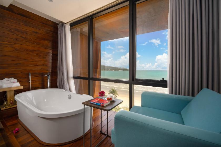 Executive Twin Suite with Sea View with Bathtub