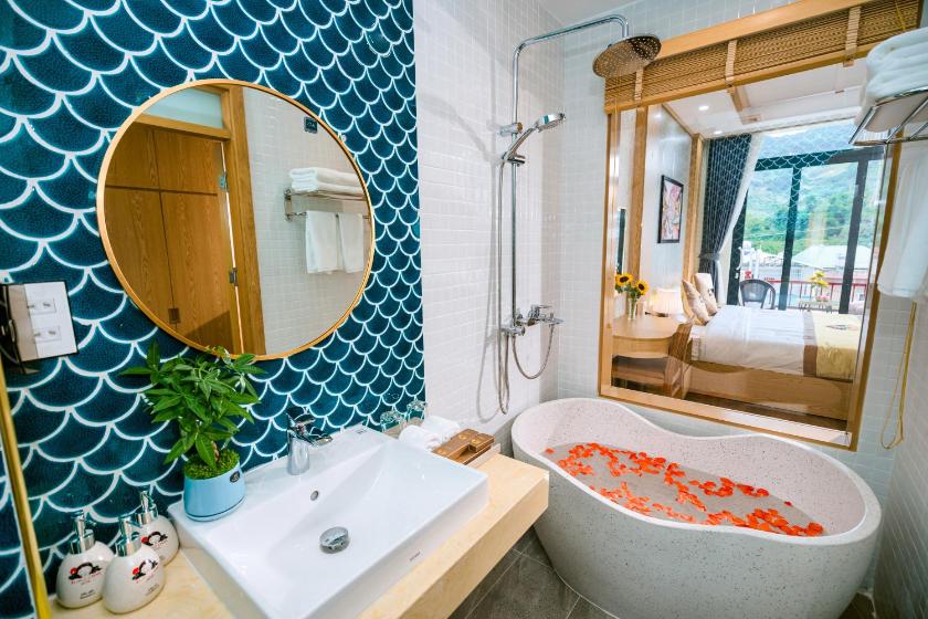 Phòng Giường Đôi Có Ban Công