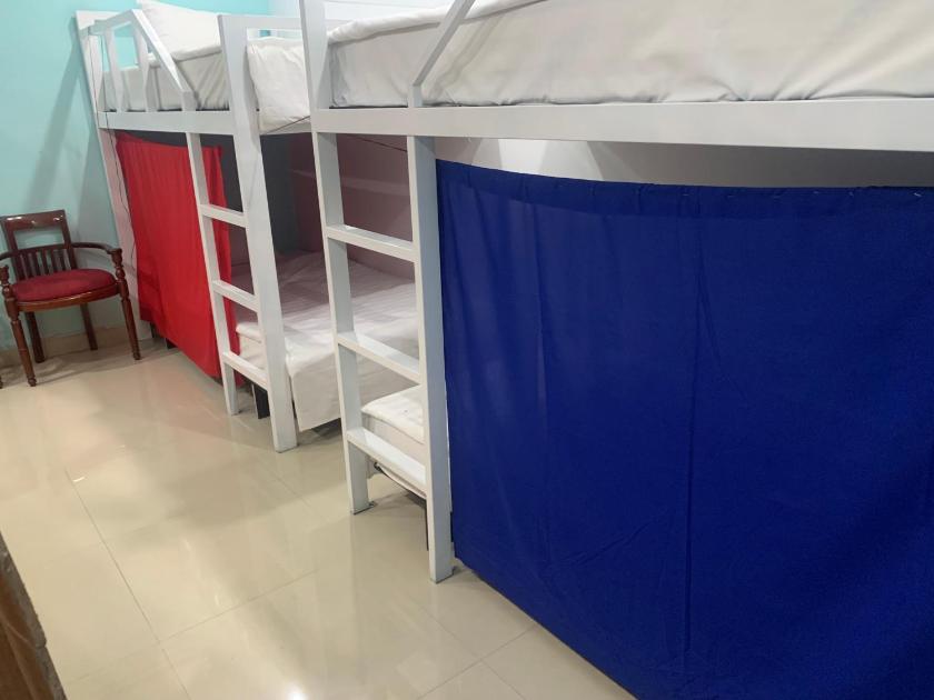 Phòng Ngủ Tập Thể 4 Giường Cho Cả Nam Và Nữ 