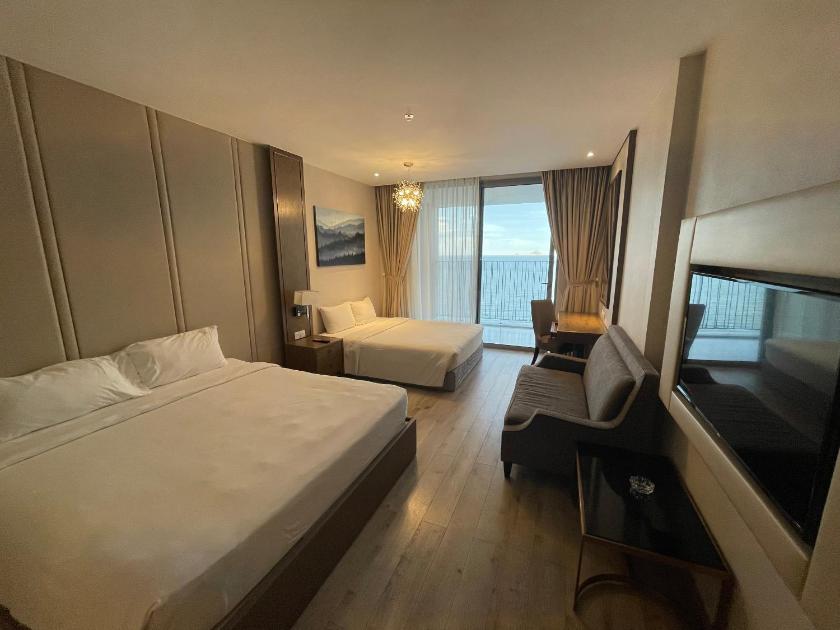 Suite Gia Đình Deluxe