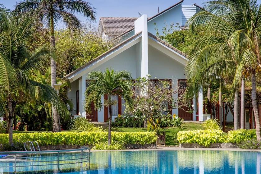 Bungalow Deluxe Nhìn ra Hồ bơi