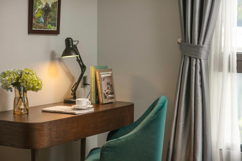 Phòng Deluxe Giường Đôi Nhìn Ra Thành Phố Phòng Deluxe Giường Đôi Nhìn Ra Thành Phố