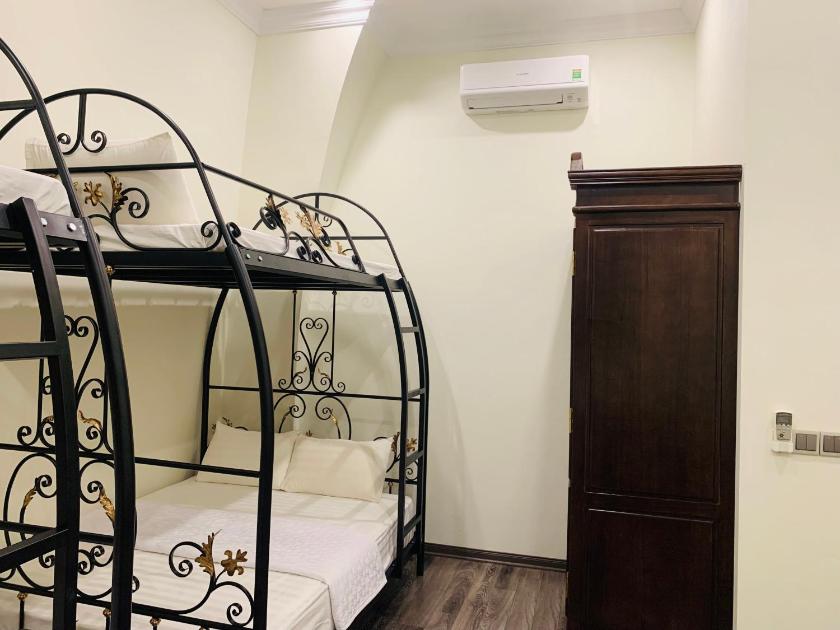 Phòng Ngủ Tập Thể 4 Giường Cho Cả Nam Và Nữ 