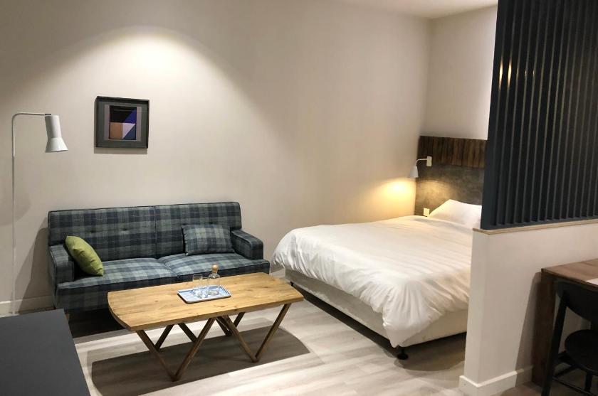 Căn Hộ Nhìn Ra Vườn Căn Hộ Nhìn Ra Vườn