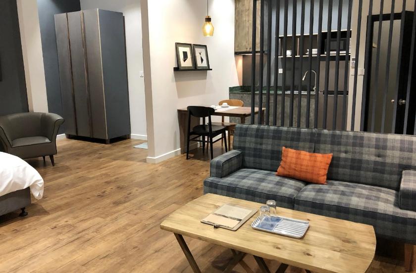 Căn Hộ Nhìn Ra Vườn Căn Hộ Nhìn Ra Vườn