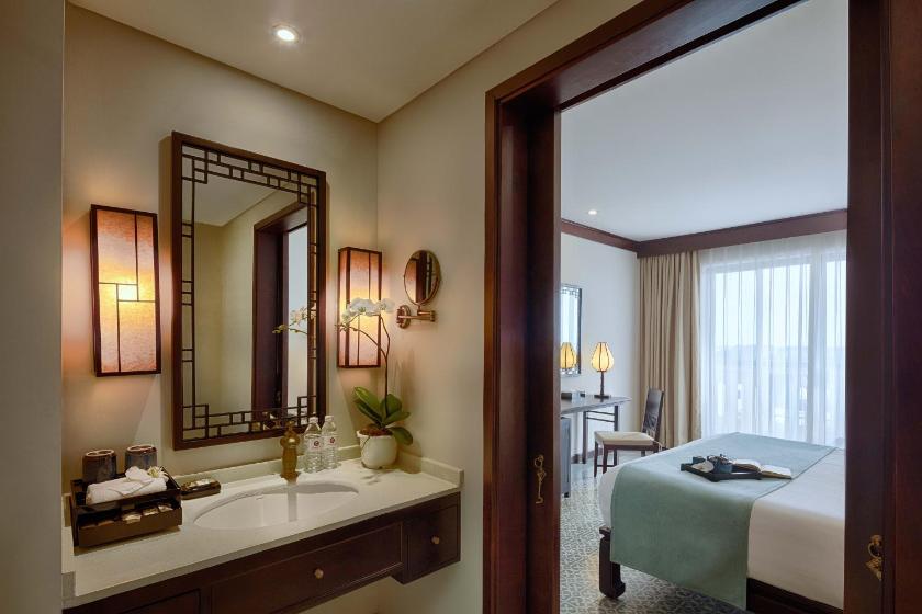 Phòng Deluxe Có Giường Cỡ Queen Nhìn Ra Đại Dương/Ven Sông Và Có Ban Công