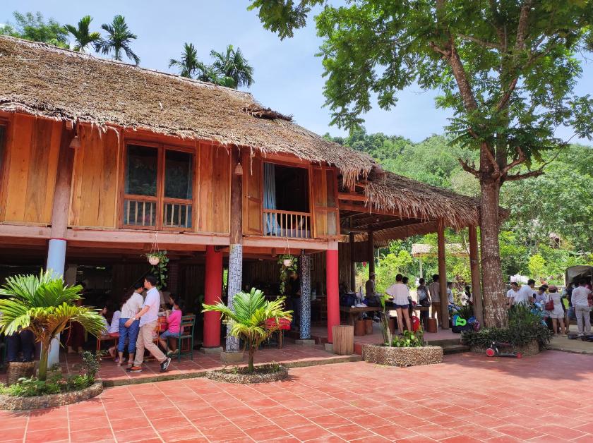 Giường Trong Phòng Ngủ Tập Thể 8 Giường