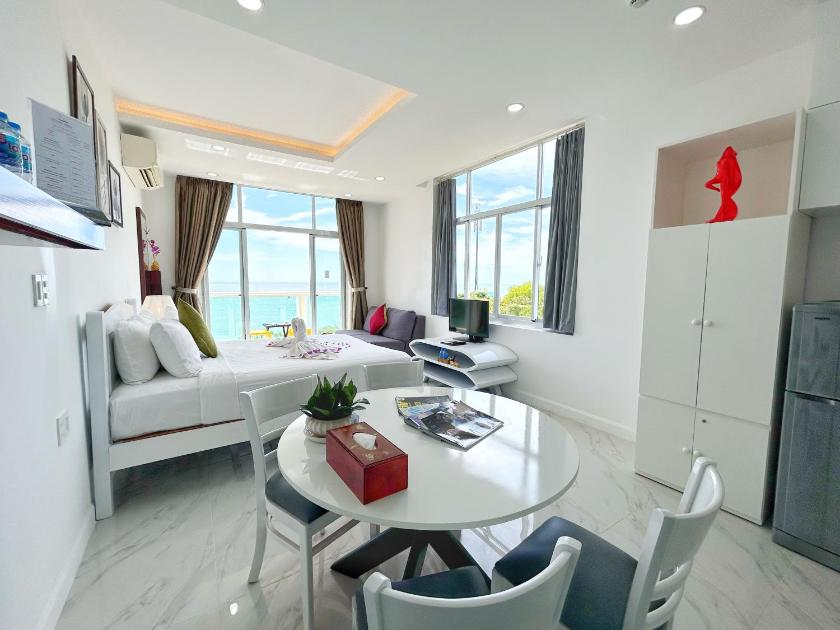 Studio Nhìn Ra Biển