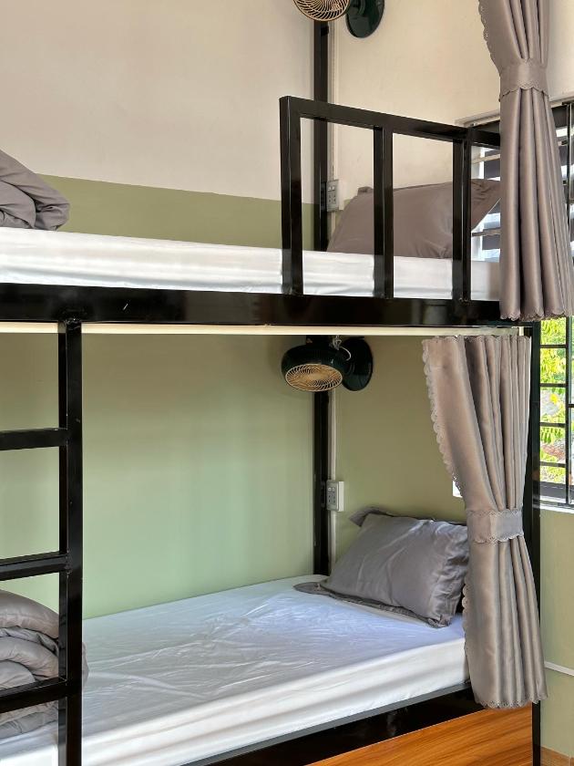 Giường trong Phòng ngủ tập thể cả Nam và Nữ 4 Người