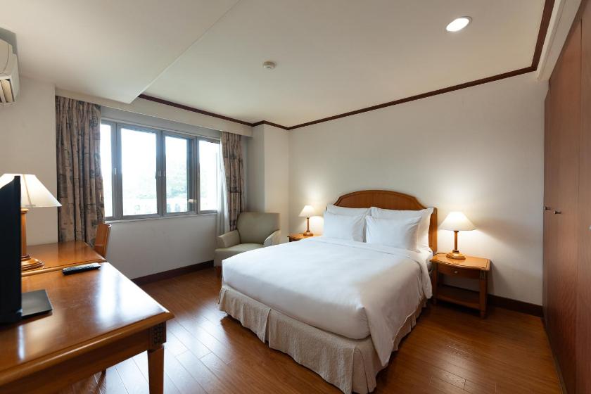 Suite Deluxe 3 Phòng Ngủ