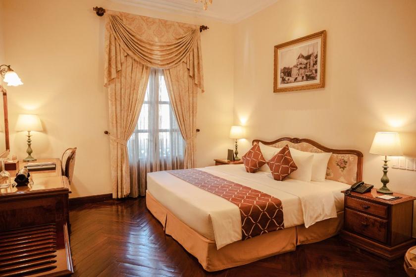 Phòng Grand Executive Có Giường Cỡ King Nhìn Ra Thành Phố Hoặc Ban Công Phòng Grand Executive Có Giường Cỡ King Nhìn Ra Thành Phố Hoặc Ban Công