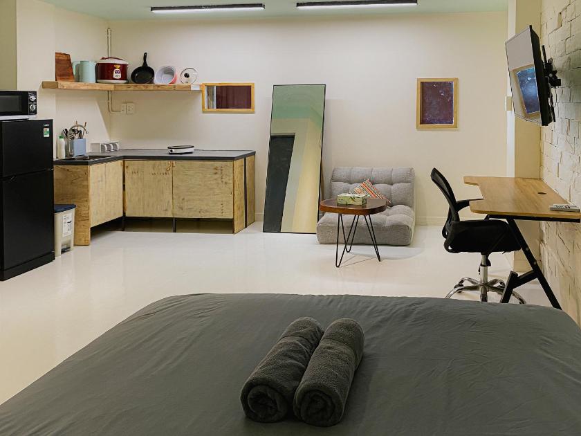 Studio Deluxe Studio Deluxe