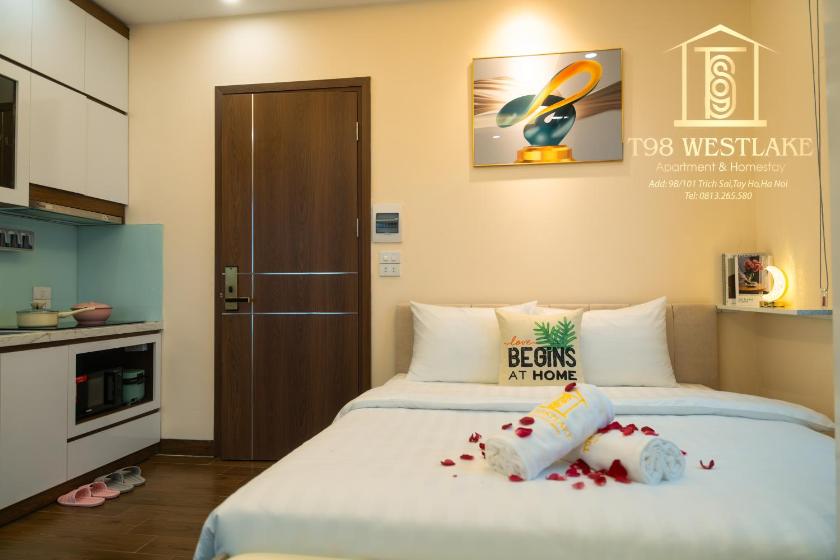 Studio Nhìn ra hồ