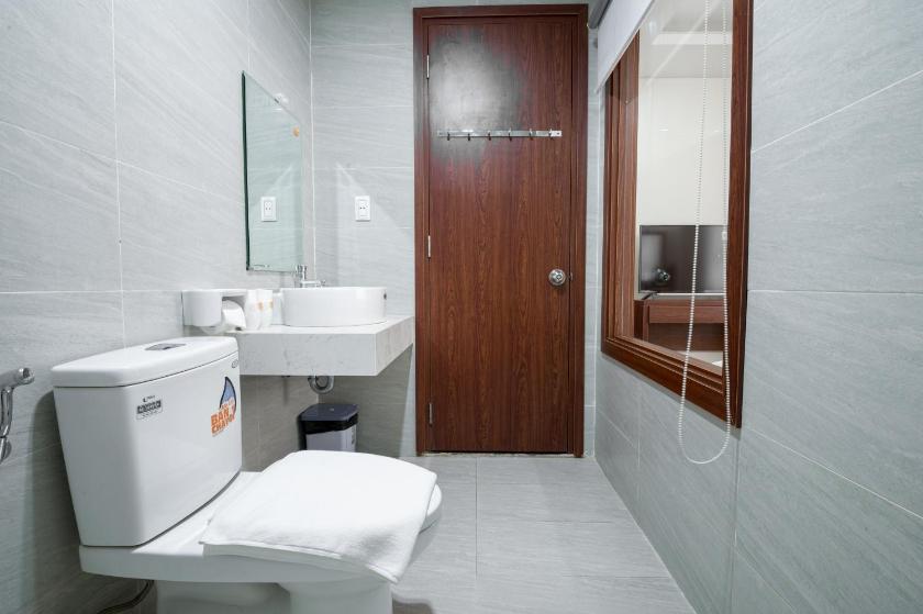 Phòng Deluxe Giường Đôi Có Vòi Sen