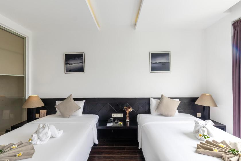 Phòng Premier 2 Giường Đơn Nhìn ra Sông và Hồ bơi Phòng Premier 2 Giường Đơn Nhìn ra Sông và Hồ bơi