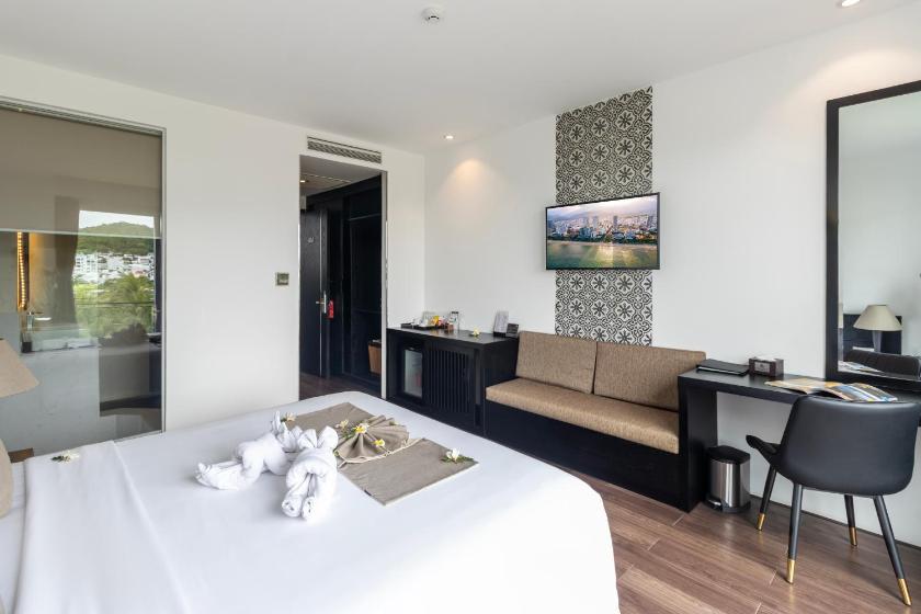 Phòng Premier Giường đôi Nhìn ra Sông và Hồ bơi Phòng Premier Giường đôi Nhìn ra Sông và Hồ bơi