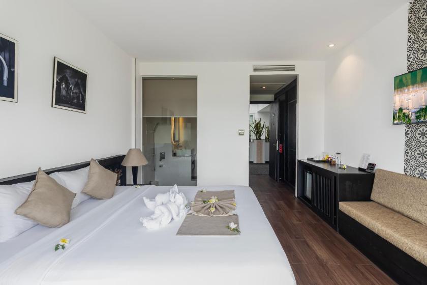 Phòng Premier Giường đôi Nhìn ra Sông và Hồ bơi Phòng Premier Giường đôi Nhìn ra Sông và Hồ bơi