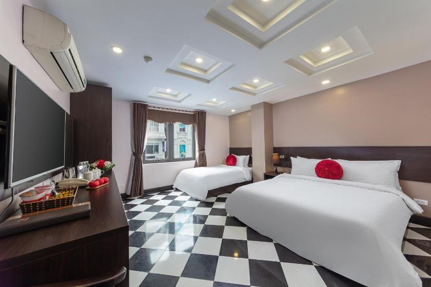 Phòng 3 Người Nhìn Ra Thành Phố