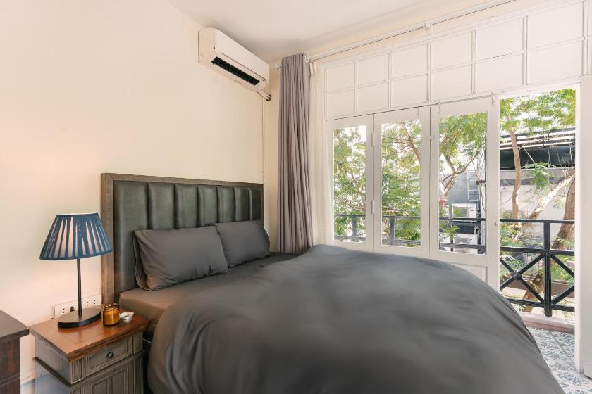 Phòng Deluxe Giường Đôi Có Ban Công