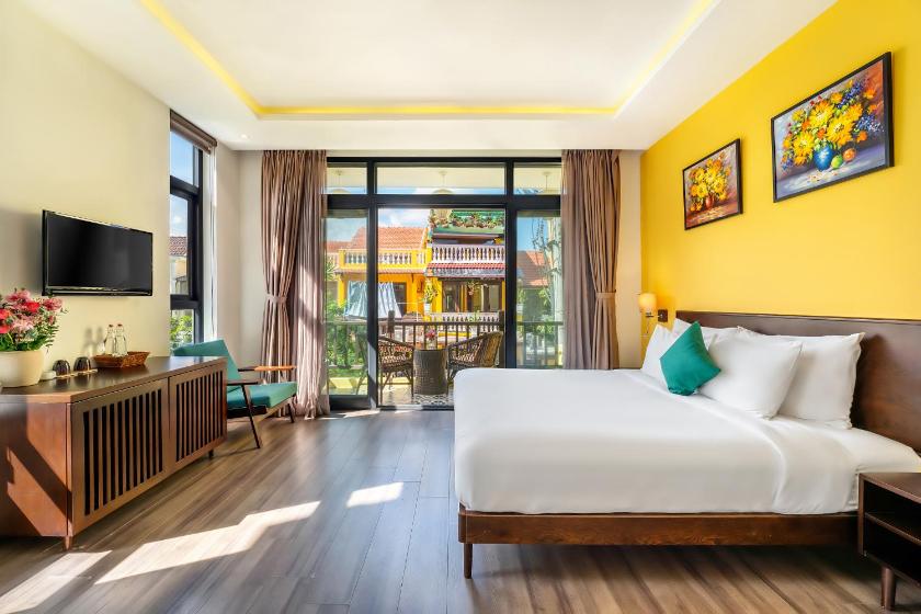 Phòng Grand Giường Đôi Nhìn Ra Hồ Bơi Phòng Grand Giường Đôi Nhìn Ra Hồ Bơi